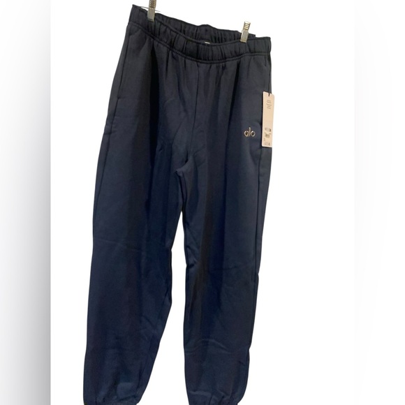 NWT Alo Yoga accolade sweatpants NAVY Size L - Picture 2 of 4